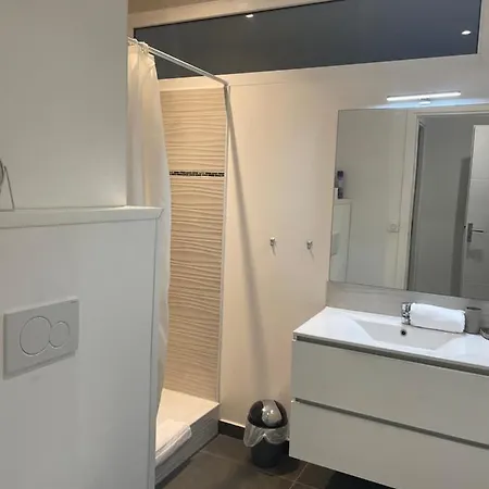Apartamento Proche Palais, 2mn Des Plages, Parking Privé